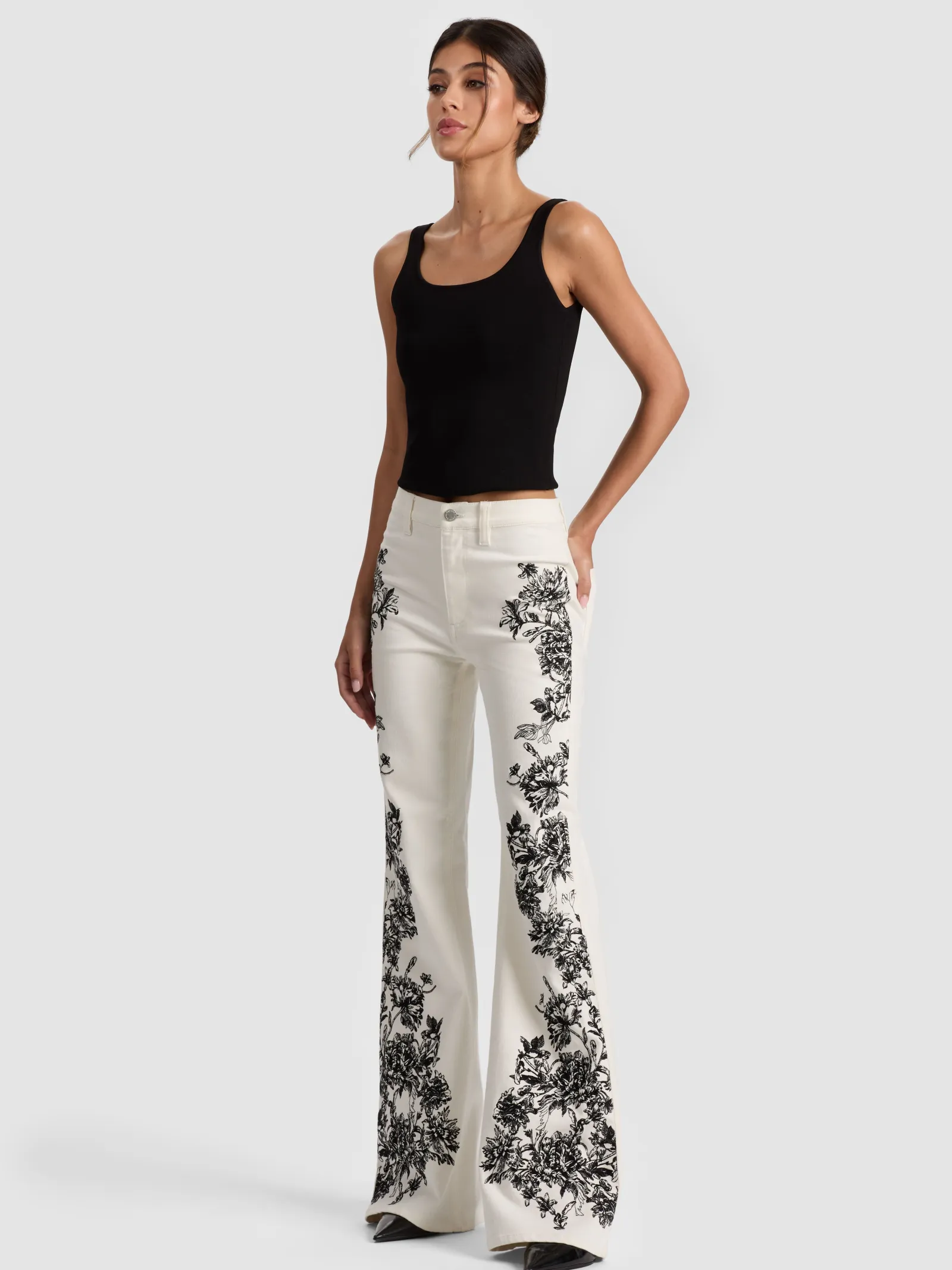 Alice and Olivia JEANS*SB EMBROIDERED JEAN